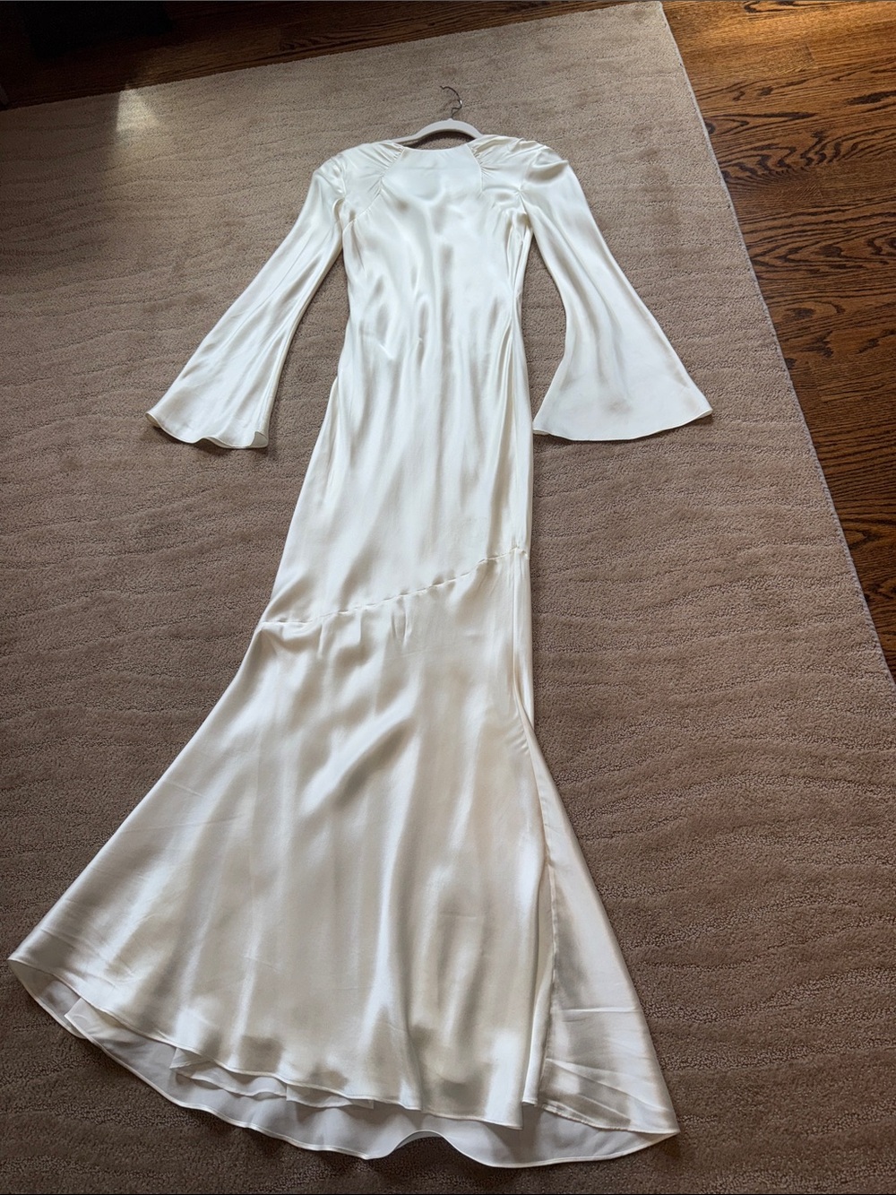 Zara 100% Silk Draped Dress In Oyster-white with Flared Cuffs. - Picture 15 of 17